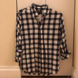 H&M men’s button down shirt